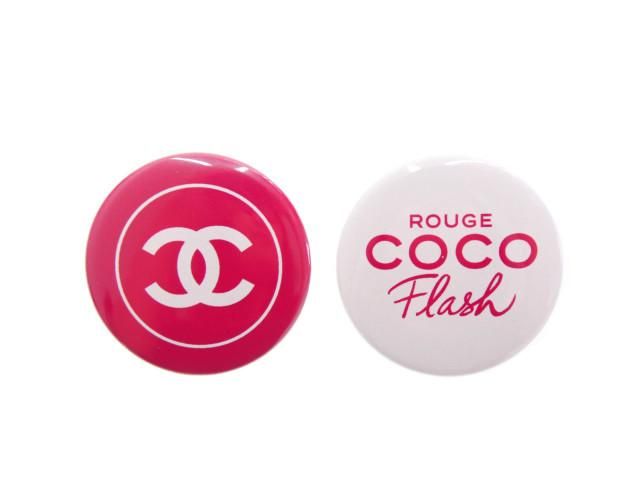 Used 未使用】シャネル CHANEL ノベルティ ルージュココフラッシュ 缶バッジ ROUGE COCO Flash 赤白 -  ブランドジャックリスト