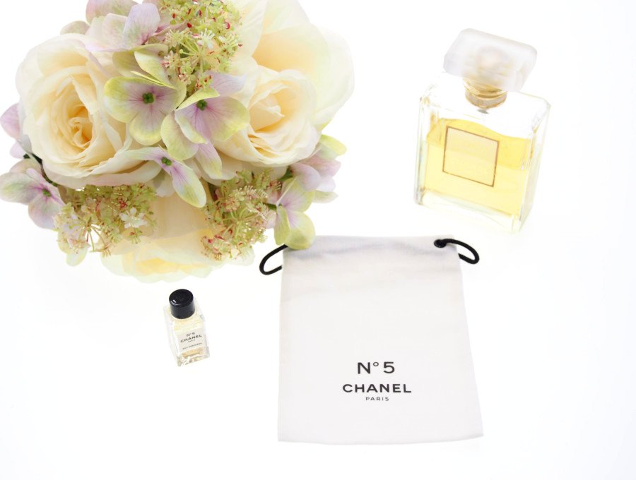 Used 展示品】 シャネル CHANEL No.5 シャネルパフューム 巾着ポーチ