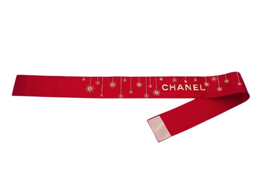 【Used 開封品】シャネル CHANEL ワイドリボン ラッピングリボン クリスマス限定 オーナメント柄 レッド×ゴールドロゴ入り 81cm  両面テープ付き - ブランドジャックリスト