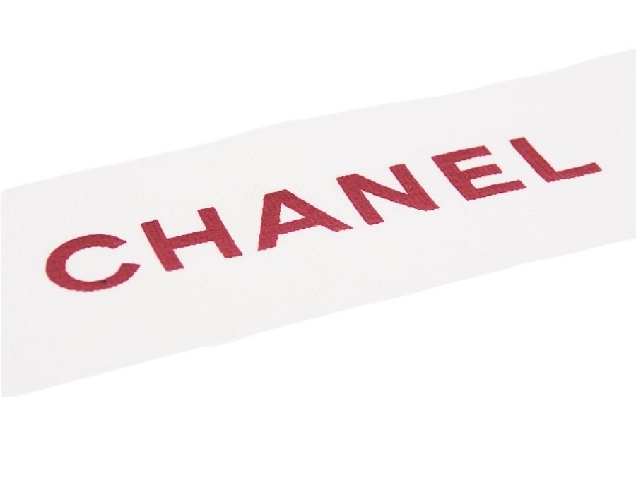 【Used 未使用】シャネル CHANEL ワイドリボン ラッピングリボン ホワイト×レッドロゴ入り 約82cm 両面テープ付き -  ブランドジャックリスト