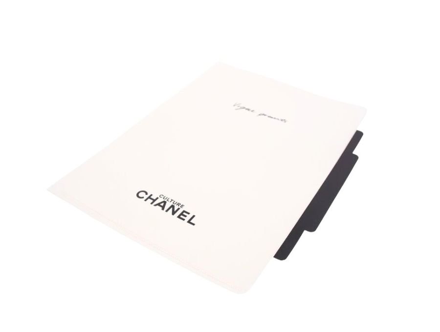 【Used 開封品】シャネル・カルチャー CULTURE CHANEL ノベルティ クリアファイル A4サイズ Vogue Present  ファッション誌 ヴォーグ 見出し付き プラスチック ホワイト - ブランドジャックリスト