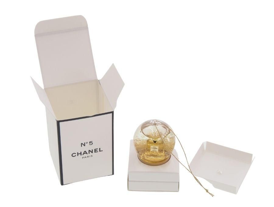 CHANEL PARFUMS ノベルティ スノードーム 2021 ミニサイズ N°5 パフュームボトル ゴールド 香水瓶 チャーム 紐付き  ゴールドフレーク シャネル 【Used 開封品】 - ブランドジャックリスト