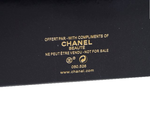 美品　CHANELコスメポーチ　黒　丸型