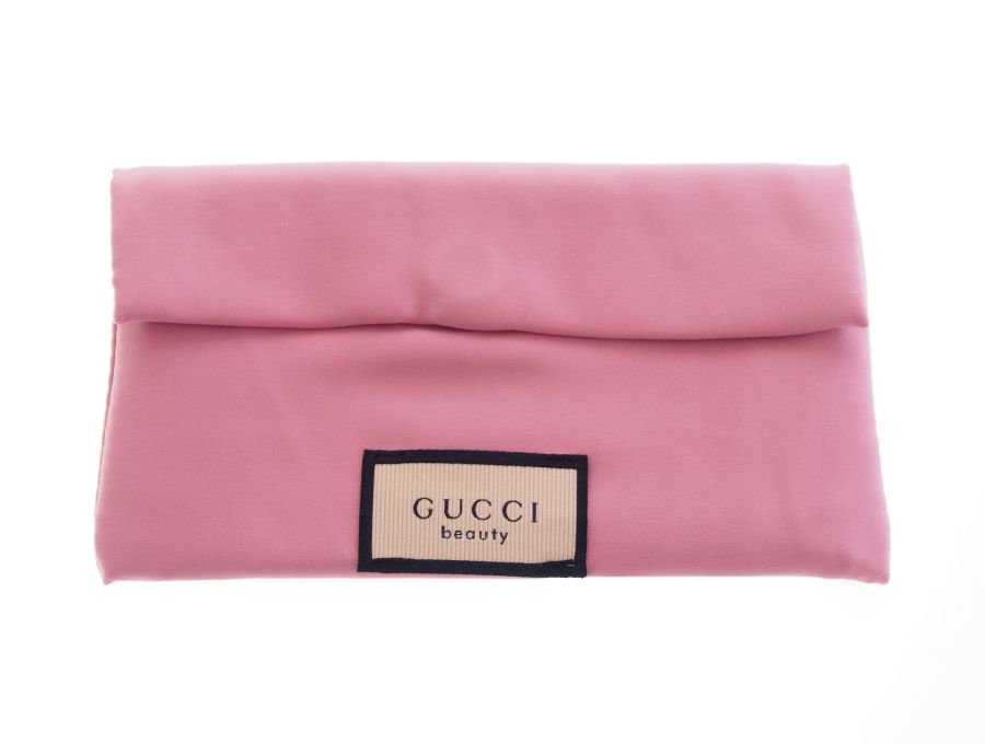 【New 新品】 グッチ GUCCI beauty ノベルティ 櫛 パーマコーム&収納フラットポーチ ボタンフック ポケット花柄裏地 コットン ピンク  ビューティー - ブランドジャックリスト