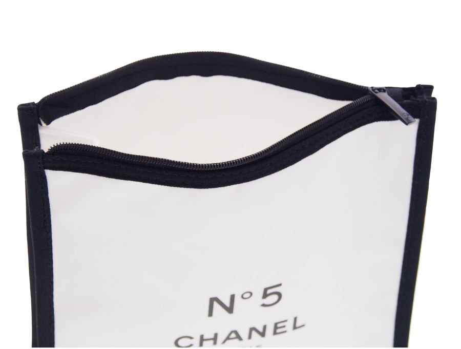 【New 新品】 シャネル CHANEL ノベルティ コスメポーチ 香水 N°5 PARIS シングルファスナー No.5 ホワイト×ブラック縁取り  シャネルビューティー 2022 - ブランドジャックリスト