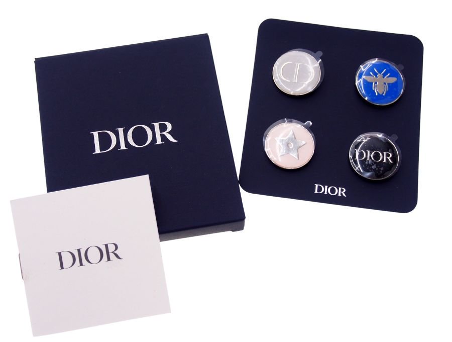 クリスチャンディオール ノベルティ ピンバッジ ４個セット 限定エディション Dior Parfums【New 新品】 - ブランドジャックリスト