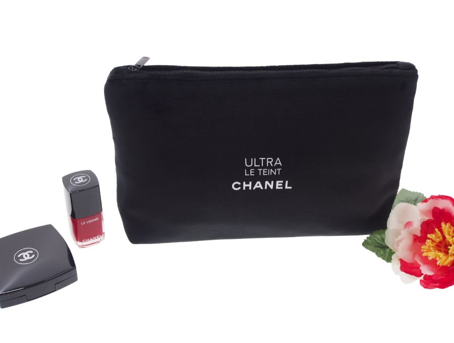 【New 新品】 シャネル CHANEL ノベルティ コスメポーチ トラベルポーチ ウルトラ ル タン ファンデーション ULTRA LE TEINT  起毛生地 ブラック 元箱有り メイクアップ - ブランドジャックリスト