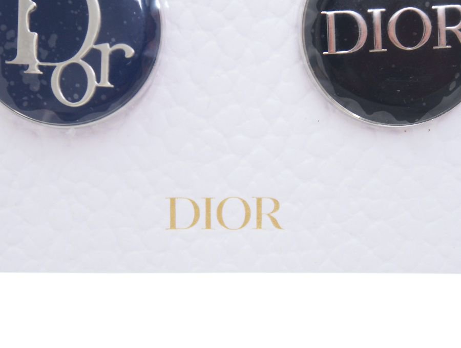 【New 新品】 クリスチャンディオール Dior Parfums ノベルティ ピンバッジ ピンセット ４個セット アクセサリー CD・DIOR/黒  Dior・蜜蜂/濃紺 限定エディション - ブランドジャックリスト