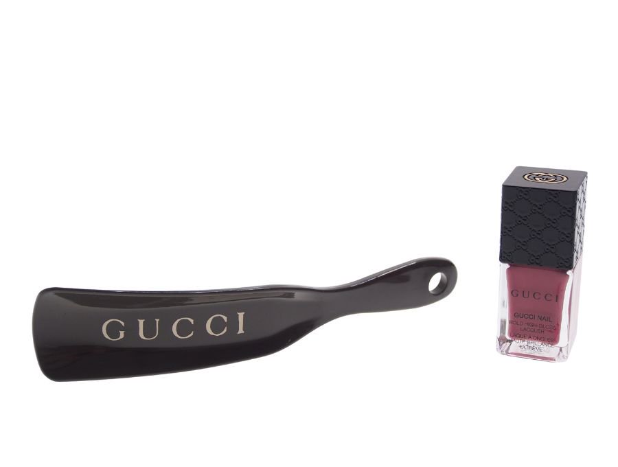 【Used 展示品】 グッチ GUCCI ノベルティ くつべら 靴ベラ シューホーン GUCCIロゴ入り フック穴付き プラスチック 18cm  ブラウン VIP 顧客限定品 - ブランドジャックリスト