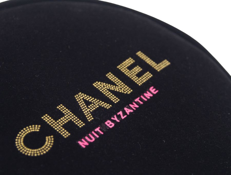 美品　CHANELコスメポーチ　黒　丸型