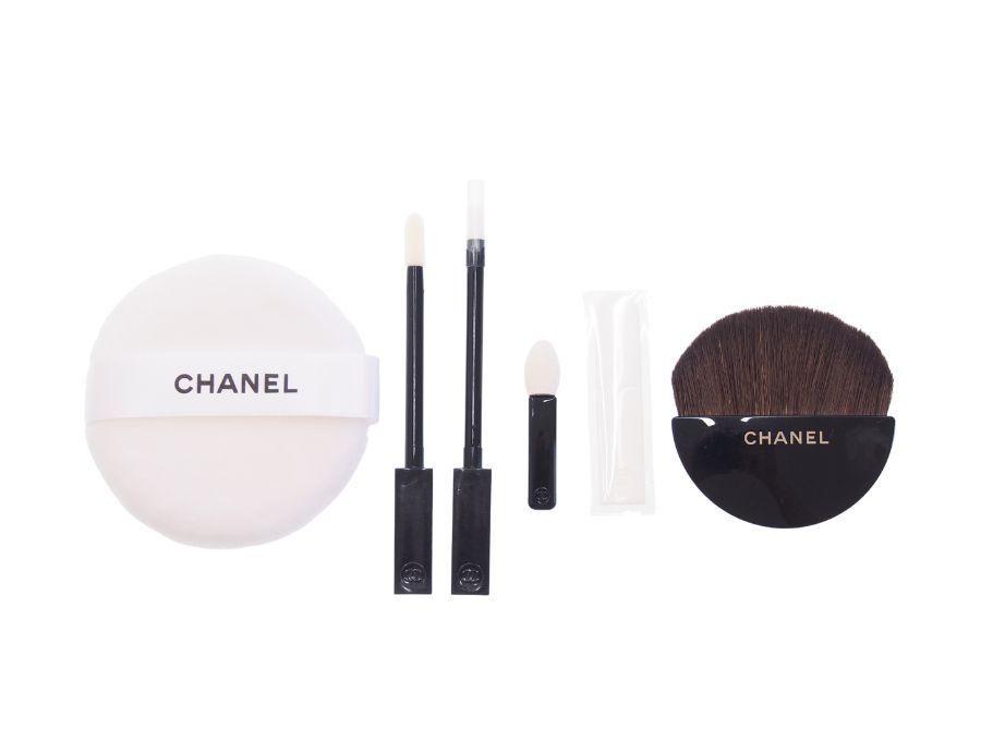 【Used 開封品】 シャネル CHANEL コスメ小物 化粧道具 リップグロスブラシ アイシャドウチップ 紅筆 スパチュラ フェイスパウダーパフ  フェイスブラシ 6点セット コスメカウンター専用 - ブランドジャックリスト