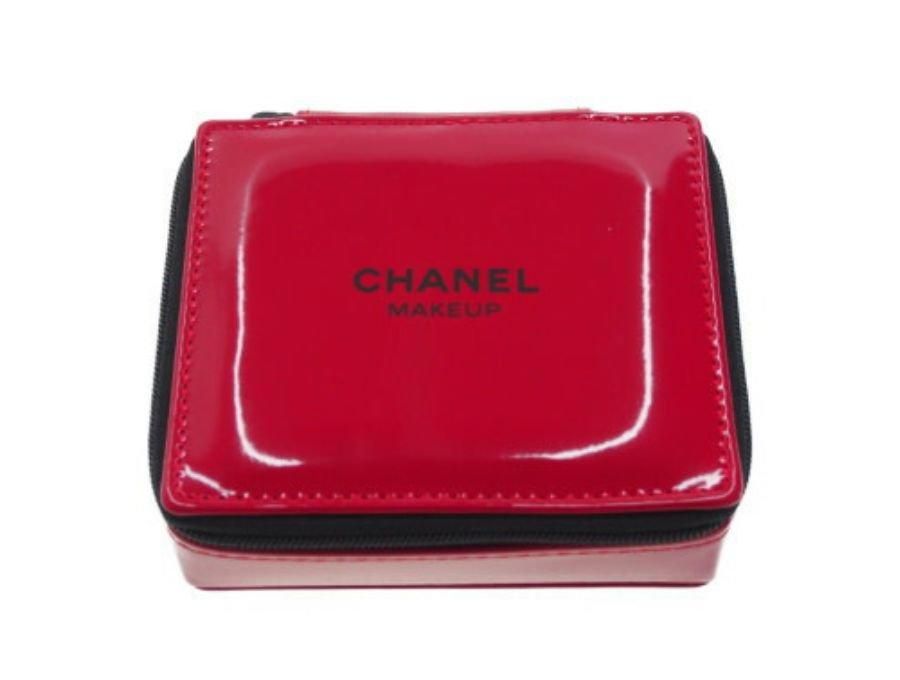 【Used 開封品】 シャネル CHANEL MAKEUP ノベルティ コスメポーチ ミニスクエアポーチ 小型ハードポーチ シングルファスナー  PUエナメル 赤 レッド BEAUTE メイクアップ - ブランドジャックリスト