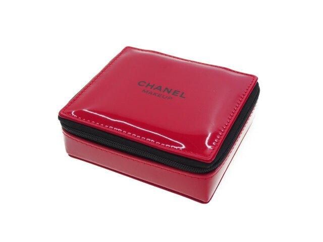 【Used 開封品】 シャネル CHANEL MAKEUP ノベルティ コスメポーチ ミニスクエアポーチ 小型ハードポーチ シングルファスナー  PUエナメル 赤 レッド BEAUTE メイクアップ - ブランドジャックリスト