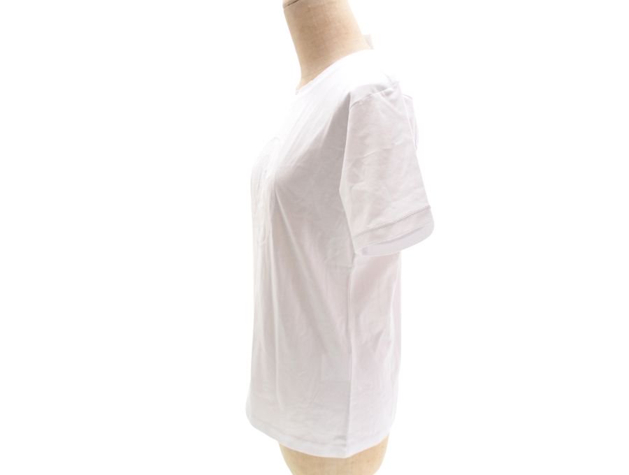 CHANEL　Tシャツ　ホワイト　レディース　ユニフォーム　スタッフ　シャツホワイトゴールドCCロゴ