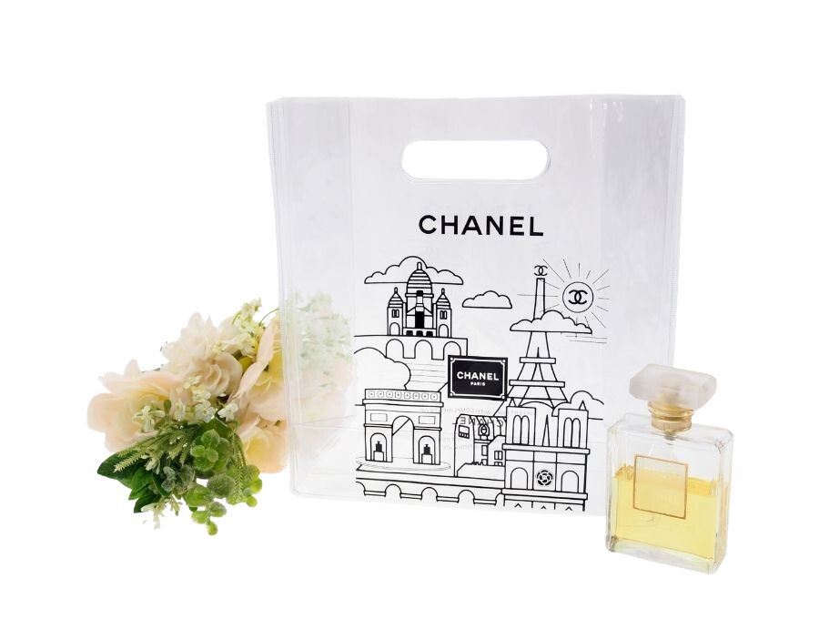 【New 新品】シャネル CHANEL BEAUTE ノベルティ 透明ハンドバッグ クリアバッグ 仏パリ サクレ・クール寺院 エッフェル塔 凱旋門  ノートルダム大聖堂 PVCビニール 2021 - ブランドジャックリスト