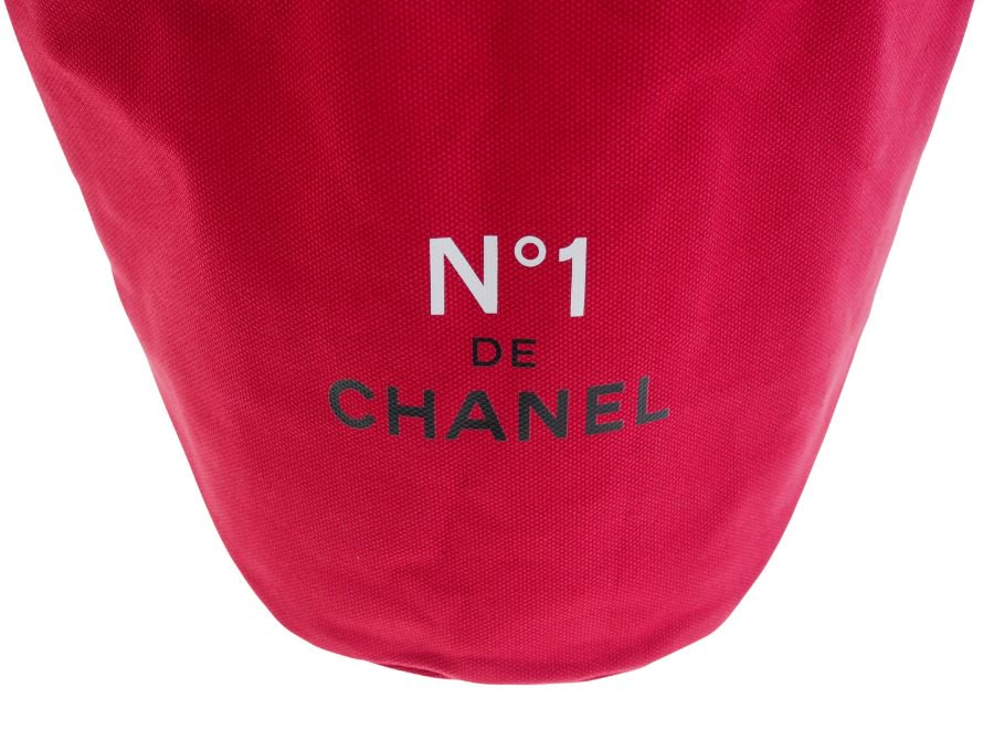 【New 新品】 シャネル CHANEL BEAUTE ノベルティ トートバッグ バケツ型 丸底 N°1 DE CHANEL ヌメロアン  レッドカメリア 赤椿 コットン100% レッド 希少品 - ブランドジャックリスト