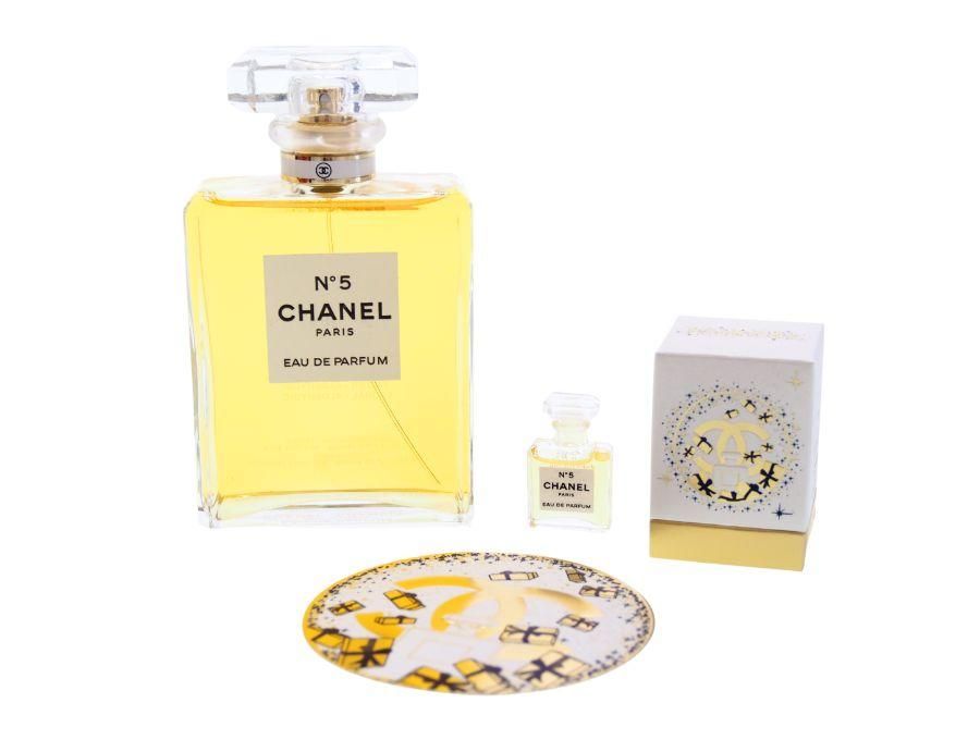 製品説明CHANEL シャネル N°5 オードゥ パルファム 100ml ホリデー