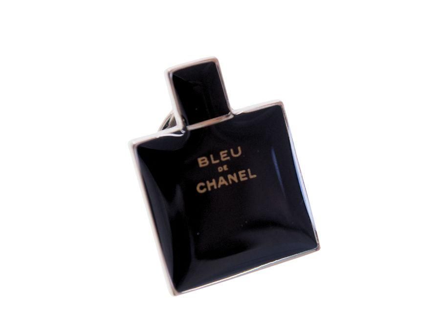 シャネル ノベルティ ピンバッジ ブローチ 3個セット BLEU DE CHANEL 香水ボトル クレンジングジェル PARFUMS 紺色  ダークブルー 【Used 開封品】 - ブランドジャックリスト