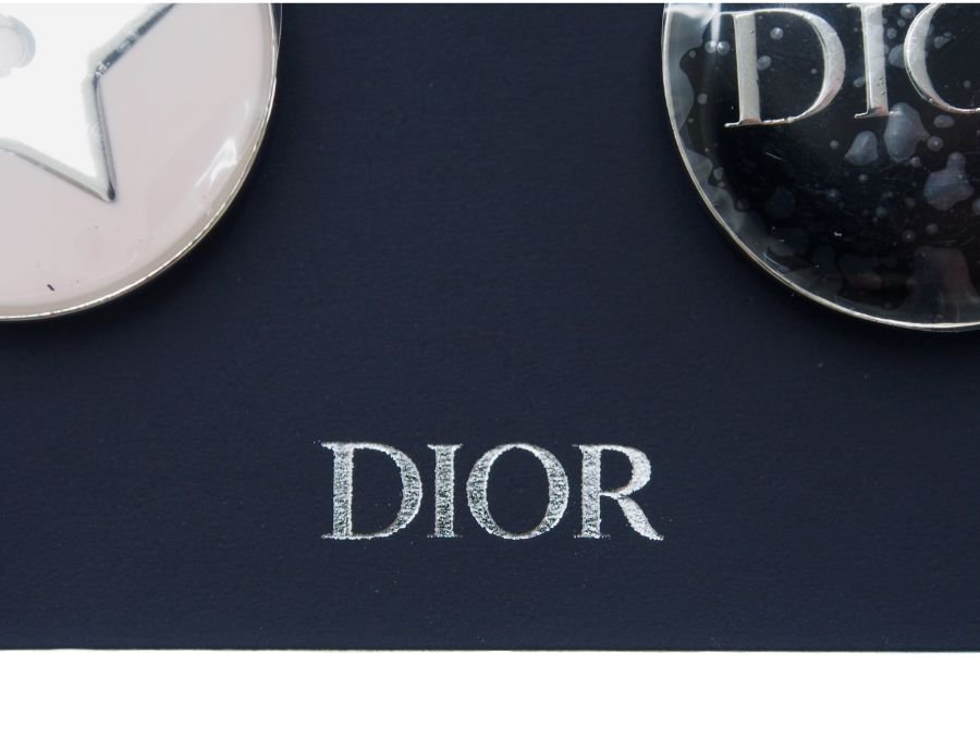 クリスチャンディオール ノベルティ ピンバッジ ４個セット 限定エディション Dior Parfums【Used 開封品】 - ブランドジャックリスト