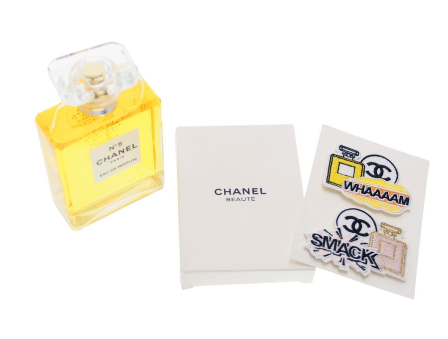 シャネル ノベルティ ピンバッジ 2個組 香水ボトル 2023 ワッペン N°5 ココマドモアゼル CHANEL BEAUTE【New 新品】 -  ブランドジャックリスト