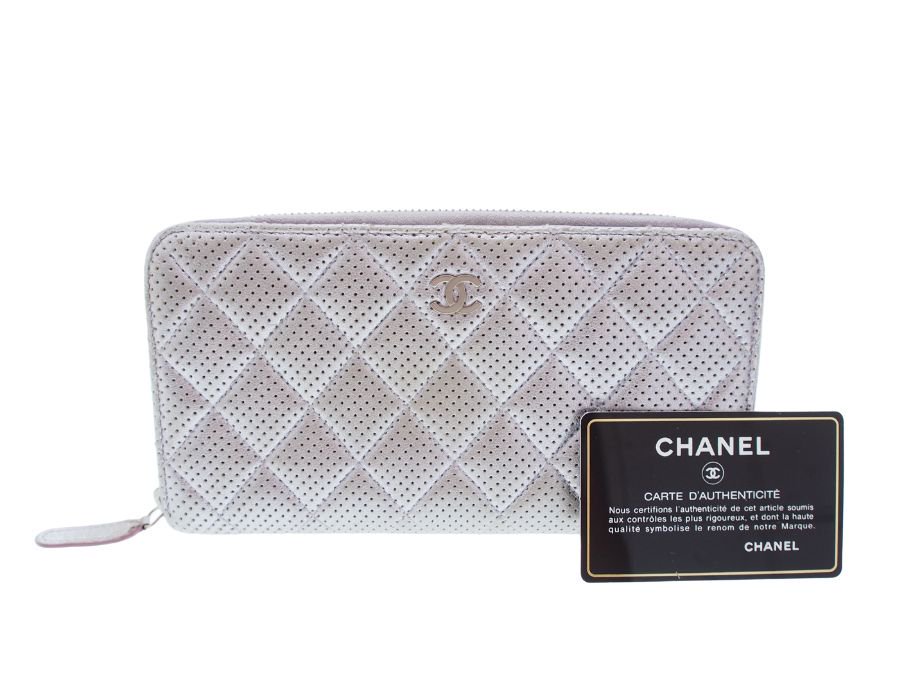 シャネル パンチング マトラッセ 長財布 ラウンドファスナー シルバー 付属品付き CHANEL【Used 通常品】 - ブランドジャックリスト