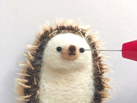ハンドメイド 羊毛フェルト ハリネズミ ぬいぐるみ3匹 羊毛フェルトでつくる ハリネズミさんとピンクッションキット