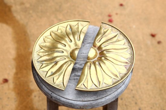 真鍮ドアハンドル 半月形の花模様 ペア 23cm アンティーク フランス 