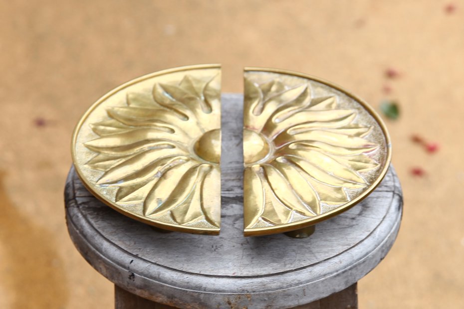 真鍮ドアハンドル 半月形の花模様 ペア 23cm アンティーク フランス 