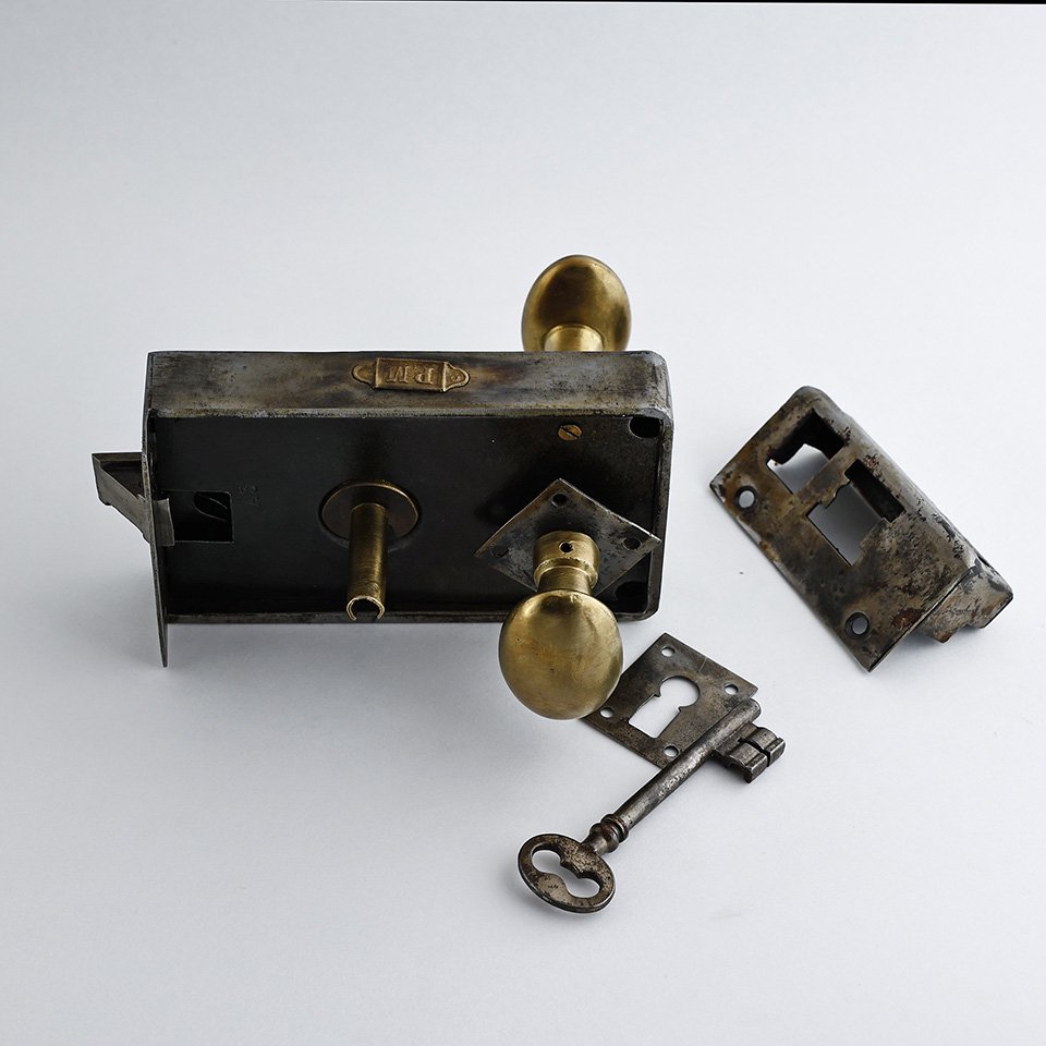 真鍮のドアノブ 外付けラッチ鍵付き フレンチアンティーク ok-36 