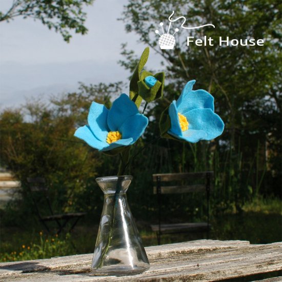 フェルトハウス ヒマラヤの青いケシの花 フェルトで作ったお花を花束にして 世界に一つの手作り作品