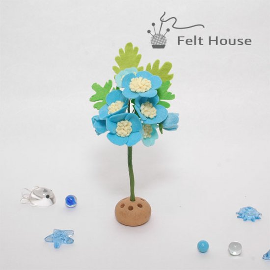 フェルトハウス フェルトで作ったブルーが優しいネモフィラみたいな花束 世界に一つの手作り作品