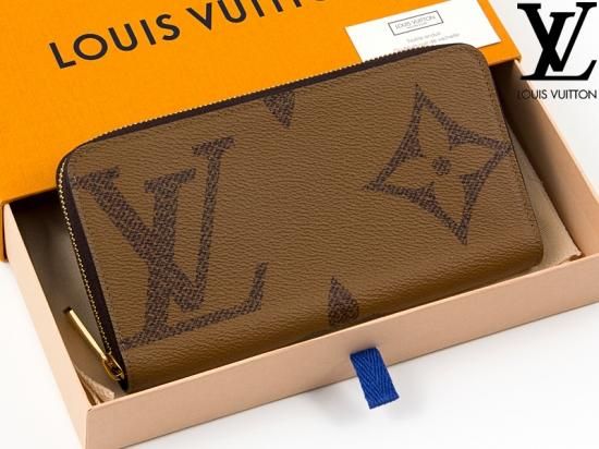 VUITTON 長財布　袋箱付き