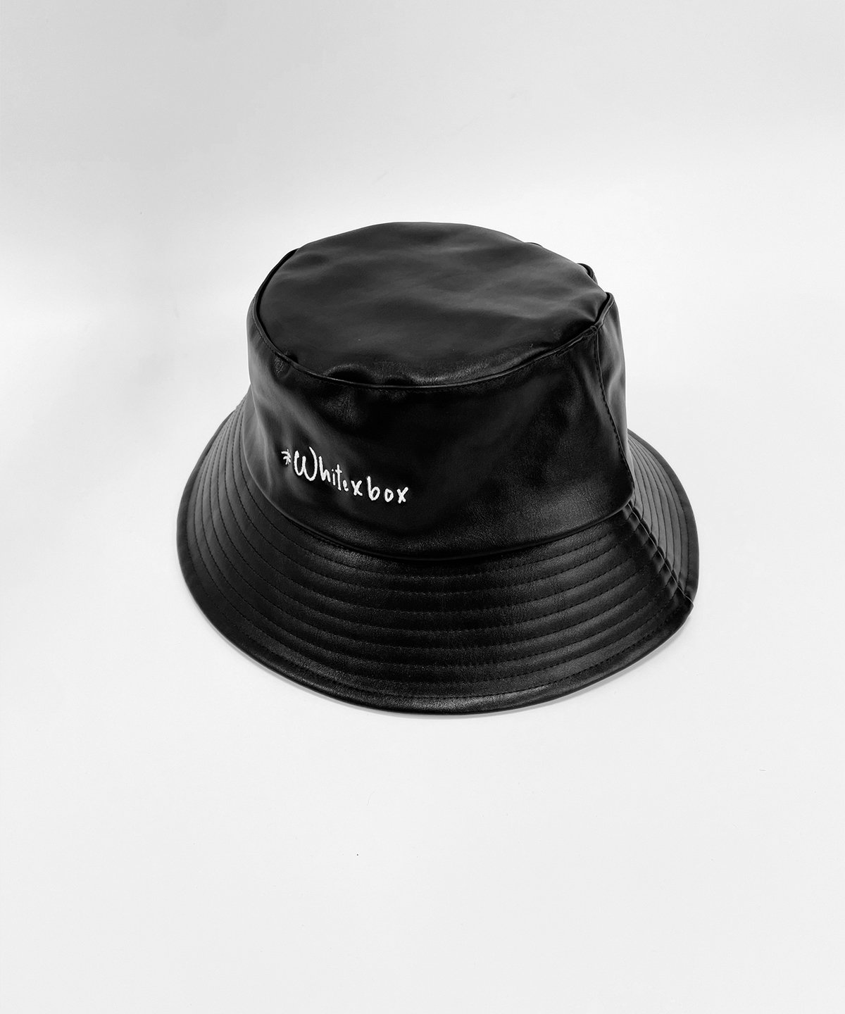 【22AW最新作】#white×box LOGO Leather Embroidery Bucket Hat.WHT