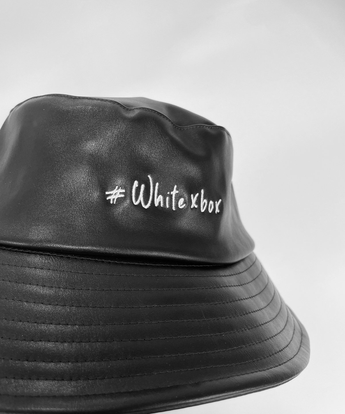 22AW最新作】#white×box LOGO Leather Embroidery Bucket Hat.WHT