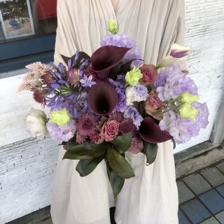 シックな紫の花束の商品画像