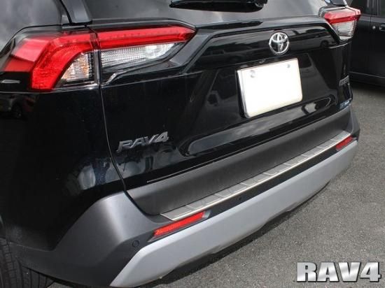 RAV4 50系 PHV パーツ リアスカッフプレート リアステップガード リアバンパープロテクター ガーニッシュ 1P カスタム ドレスアップ  シルバー トヨタ 宅配便 - ネクサスジャパン