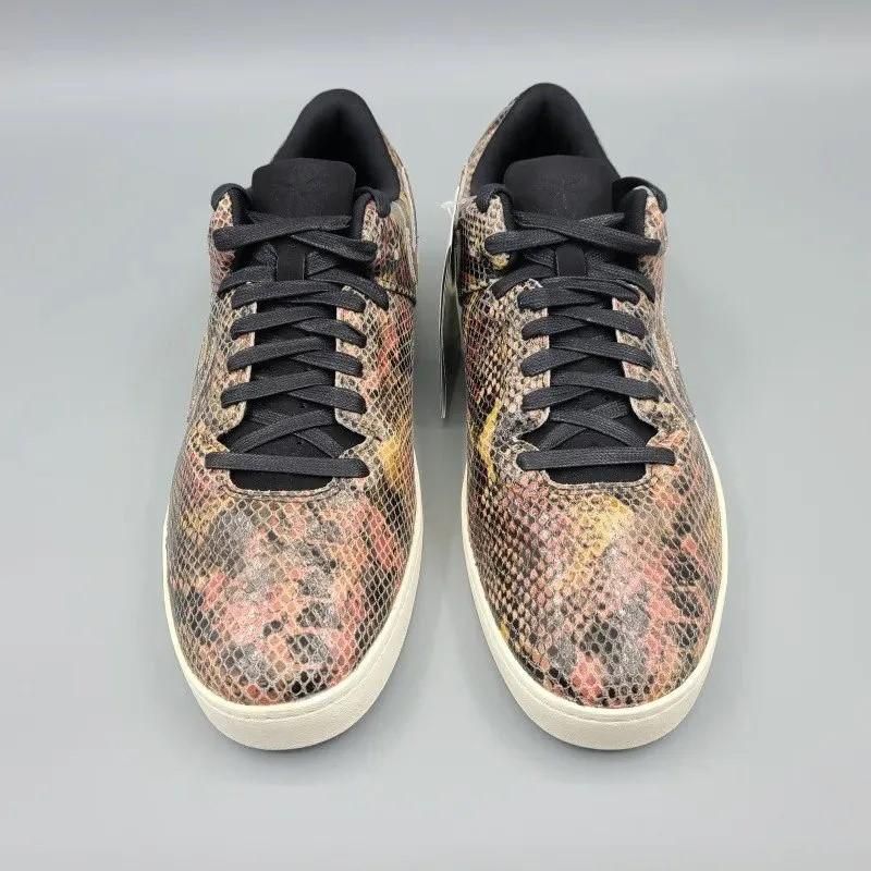 NIKE KOBE 8 NSW 582552-700 サルファー/ブラック 蛇革