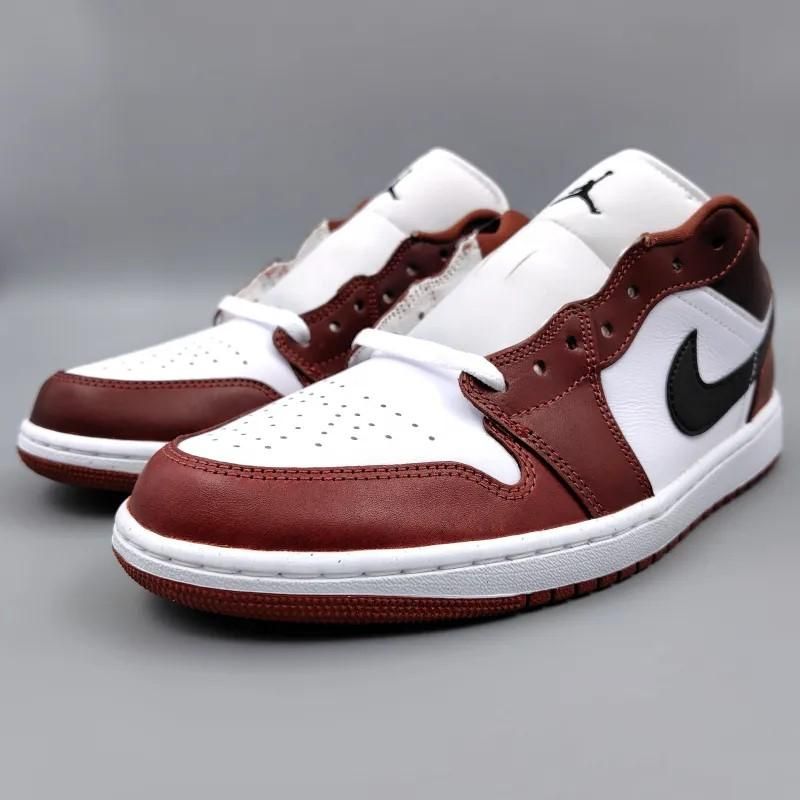 <ほぼ新品>Air Jordan 1 Low スニーカー JORDAN BRAND AIR JORDAN 1 LOW エア ジョーダン 1 LOW M553558B