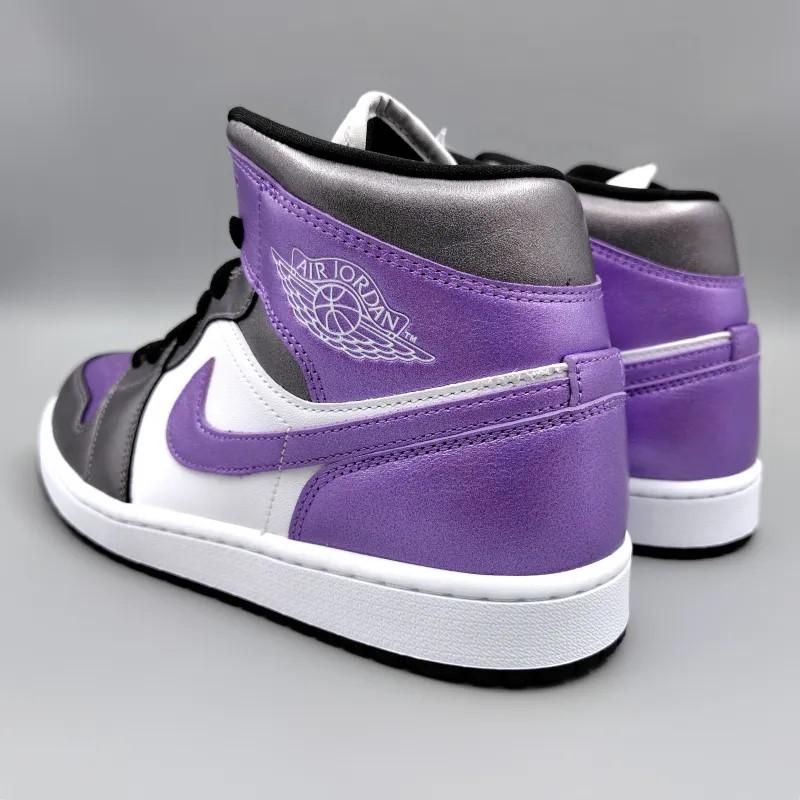 W AIR JORDAN 1 MID SE