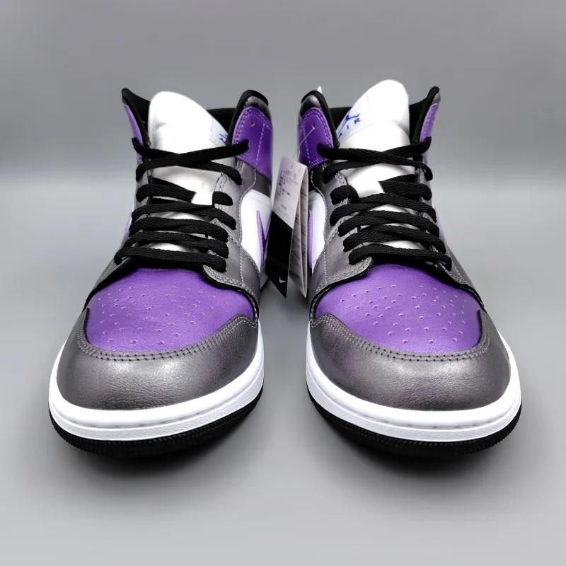 W AIR JORDAN 1 MID SE