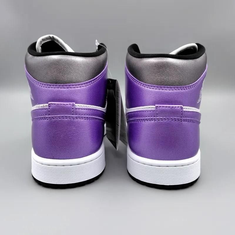 W AIR JORDAN 1 MID SE