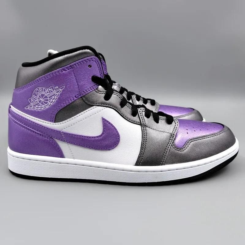 W AIR JORDAN 1 MID SE