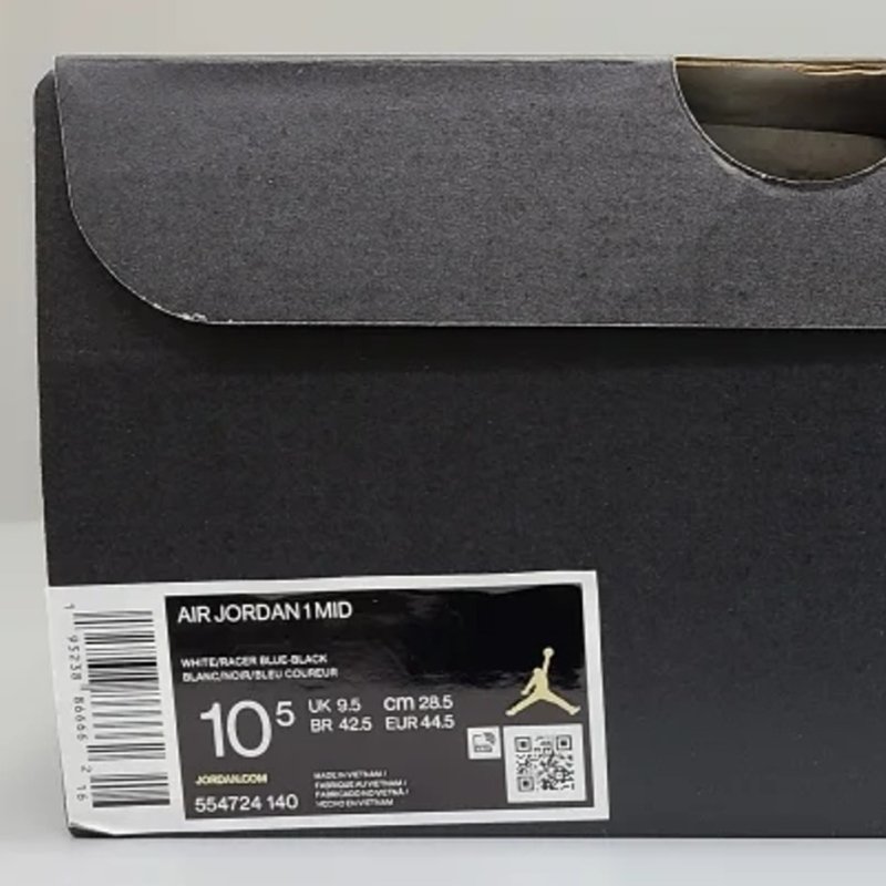 新品タグ箱付き　Nike Air Jordan 1 Midtrueblue