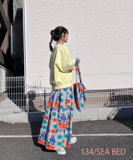 <img class='new_mark_img1' src='https://img.shop-pro.jp/img/new/icons14.gif' style='border:none;display:inline;margin:0px;padding:0px;width:auto;' />AFRICAN TUCK FLARE SKIRT
