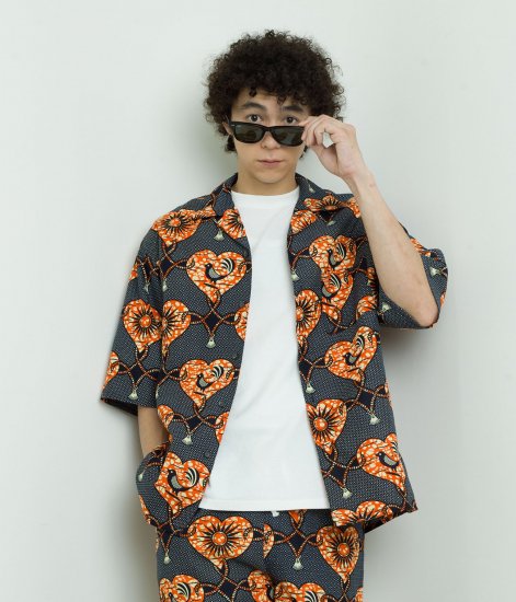 <img class='new_mark_img1' src='https://img.shop-pro.jp/img/new/icons14.gif' style='border:none;display:inline;margin:0px;padding:0px;width:auto;' />AFRICA OPEN COLLAR SHIRT