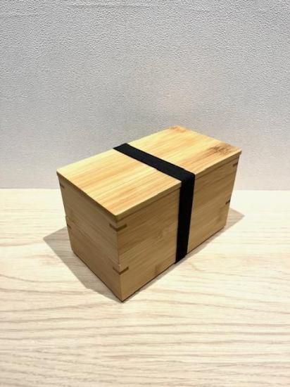 竹製の伝統的装飾品 木箱付き 竹編唐草蒔絵 茶籠 御所籠 東山麓 竹園斎(作)共箱 | 古美術ささき