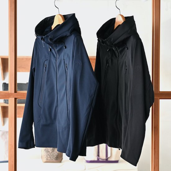<img class='new_mark_img1' src='https://img.shop-pro.jp/img/new/icons20.gif' style='border:none;display:inline;margin:0px;padding:0px;width:auto;' />DESCENTE ALLTERRAIN / SOFT SHELL JACKET CREAS-AIR