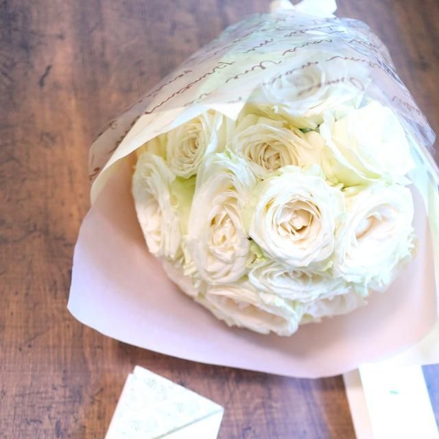 花束ブーケブランケット 白薔薇 バラの花束】白 薔薇 20本 ブーケ‐サムライフラワー