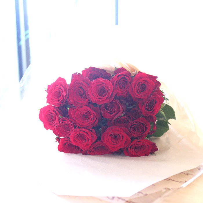 当日配達 赤バラの花束 20本(地域限定：都内23区、横浜、川崎、大阪市内、名古屋市内、福岡市内)