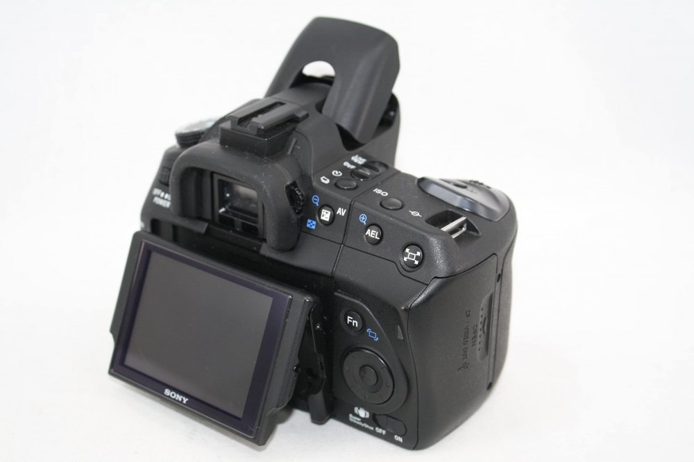 SONY デジタル一眼レフカメラ α300ボディ ブラック DSLRA300